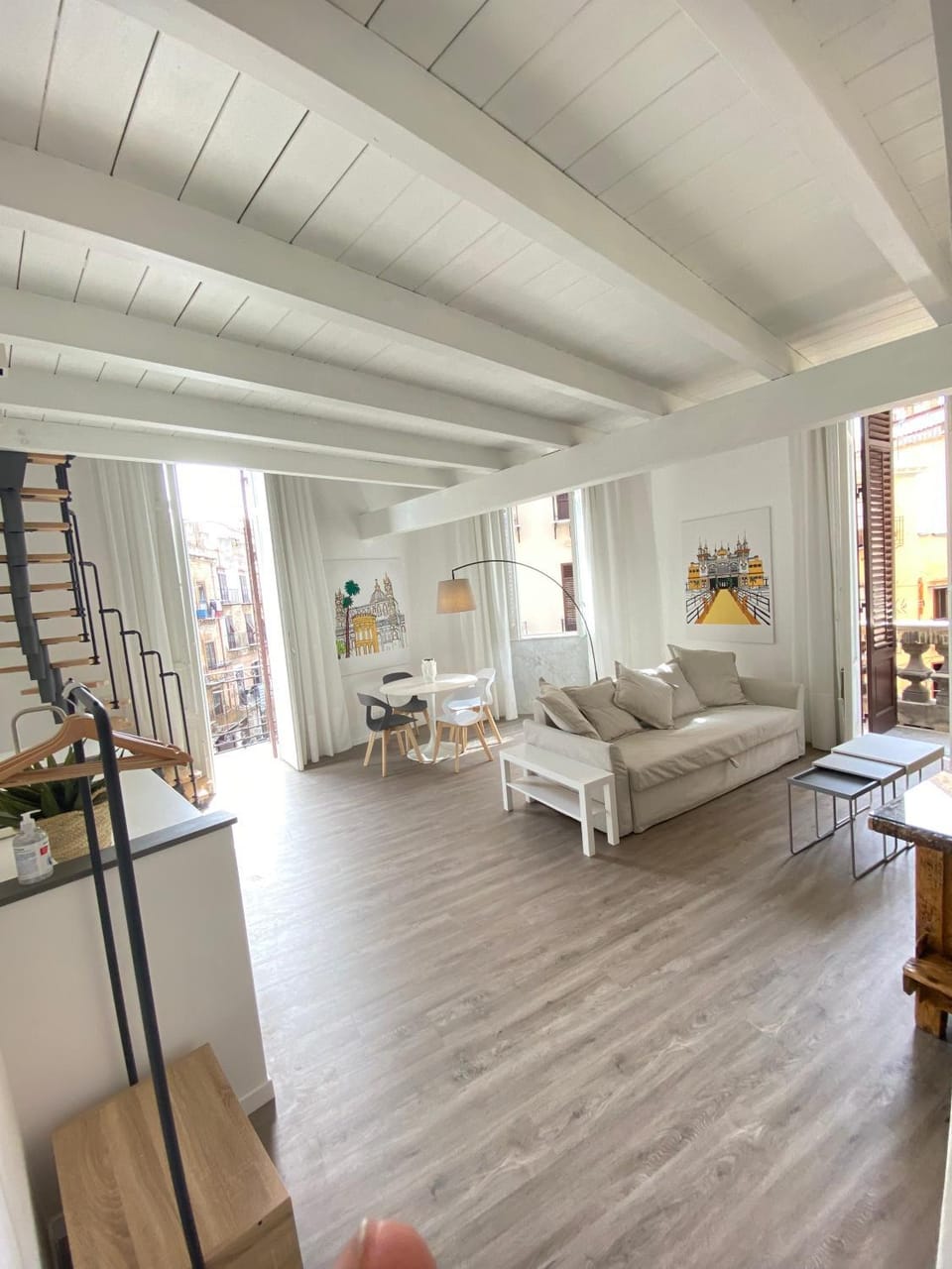 Photo of the whole room