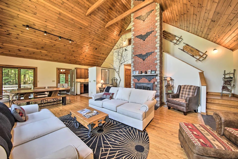 Sebago Lake Gem on Private Cove w/ Boat Dock! House in Sebago Lake