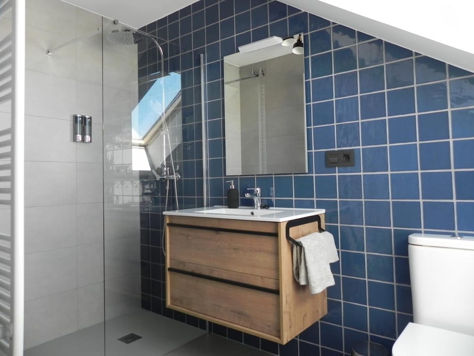 Shower, Bathroom, towels