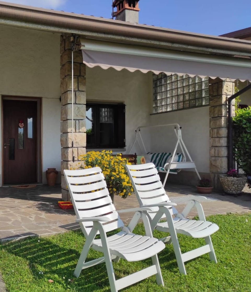 Patio, Facade/entrance, Balcony/Terrace