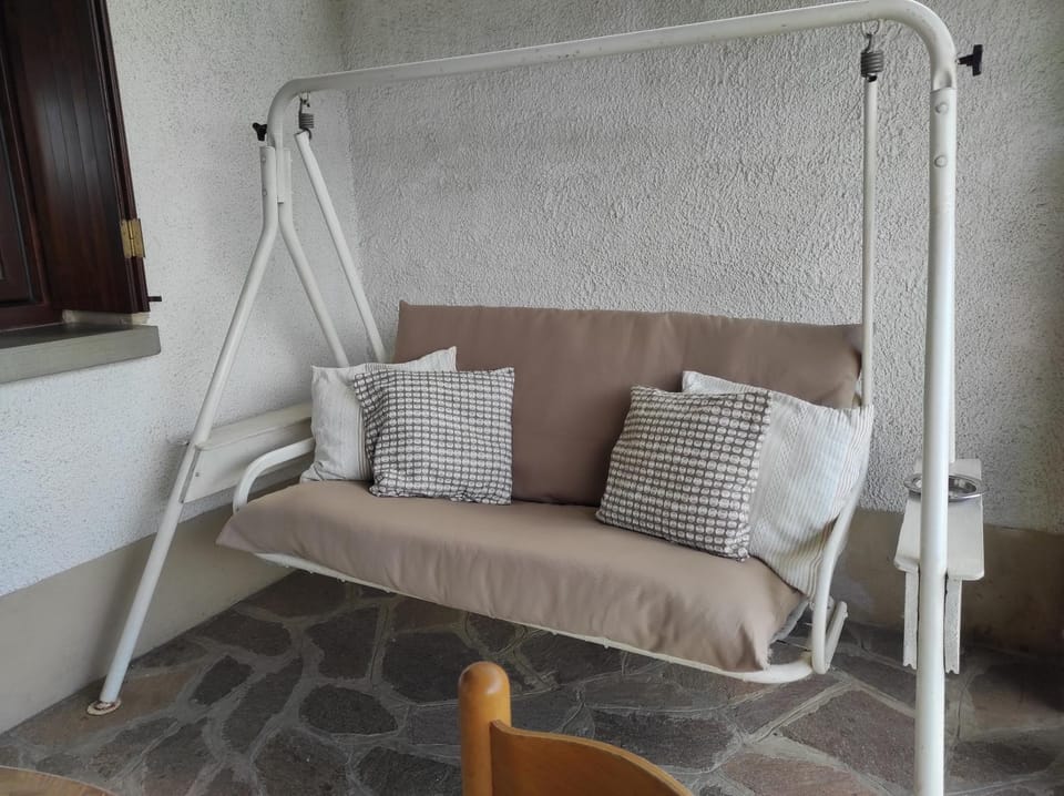 CasaDolcelago Sulzano Villa con Giardino Vista Lago Parking Free Apartment in Province of Brescia
