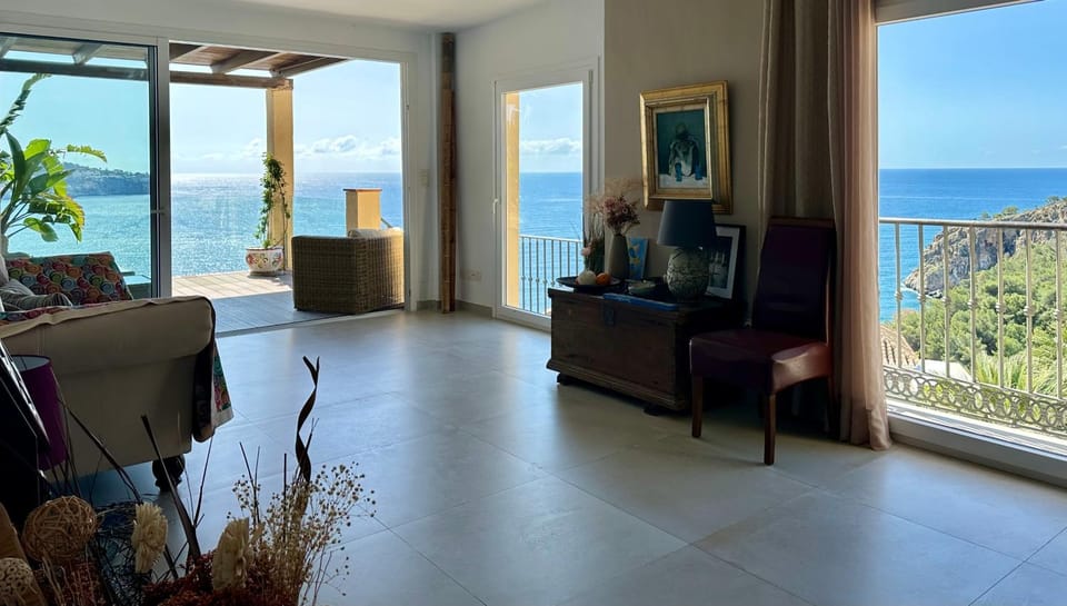 Beautiful House with splendid sea views, Calaiza Beach House in Costa Tropical