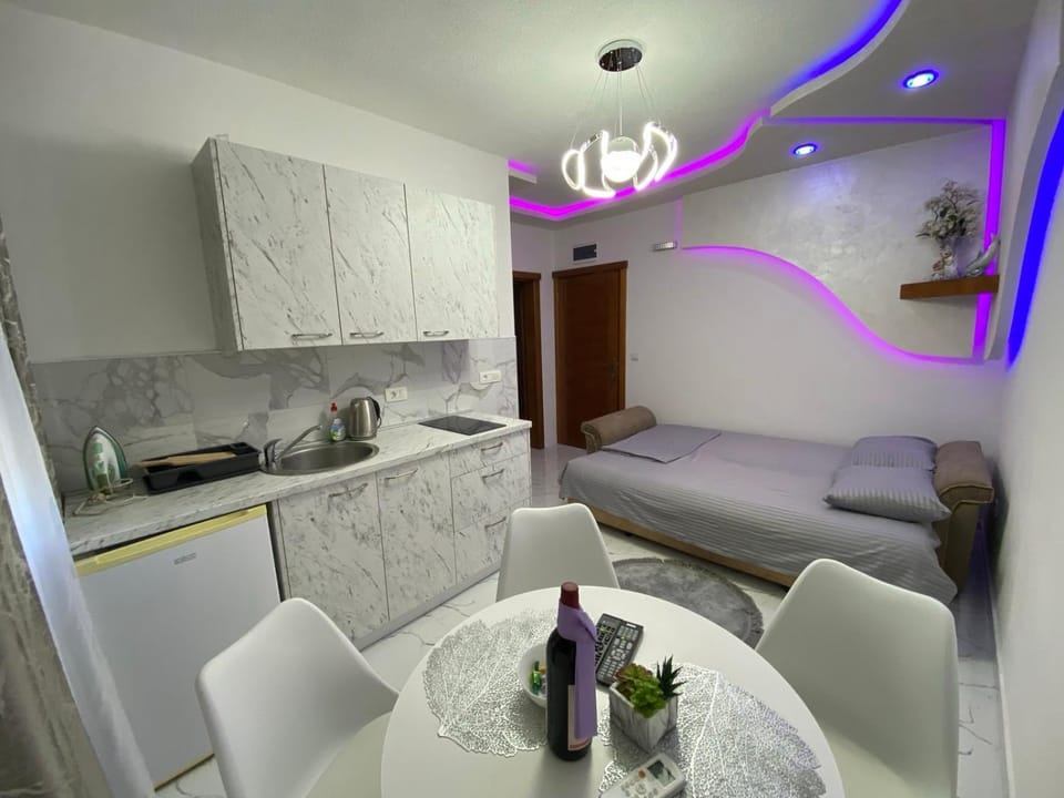 Seating area, Dining area, Bedroom