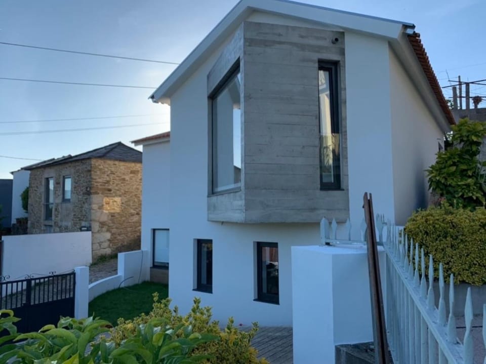A Casa do Abílio em Alvarenga House in Aveiro District, Portugal