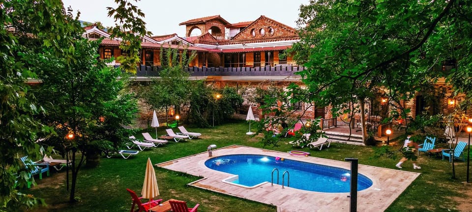 Property building, Day, Garden, Garden view, Pool view, Swimming pool, sunbed