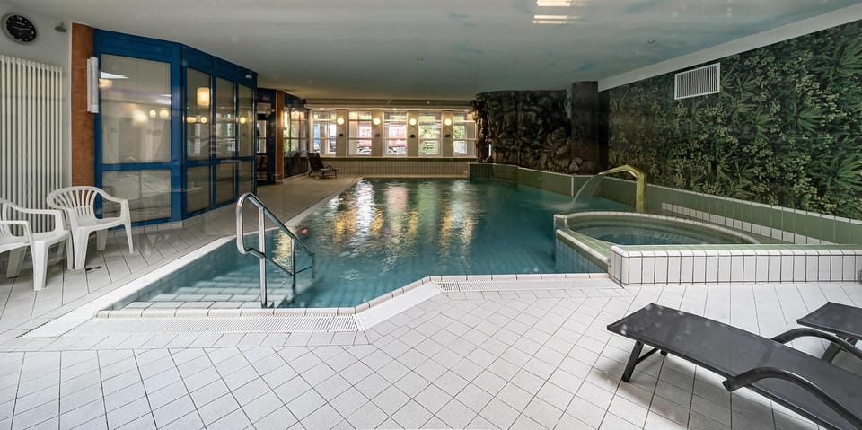 Spa and wellness centre/facilities, Pool view, Swimming pool, Swimming pool
