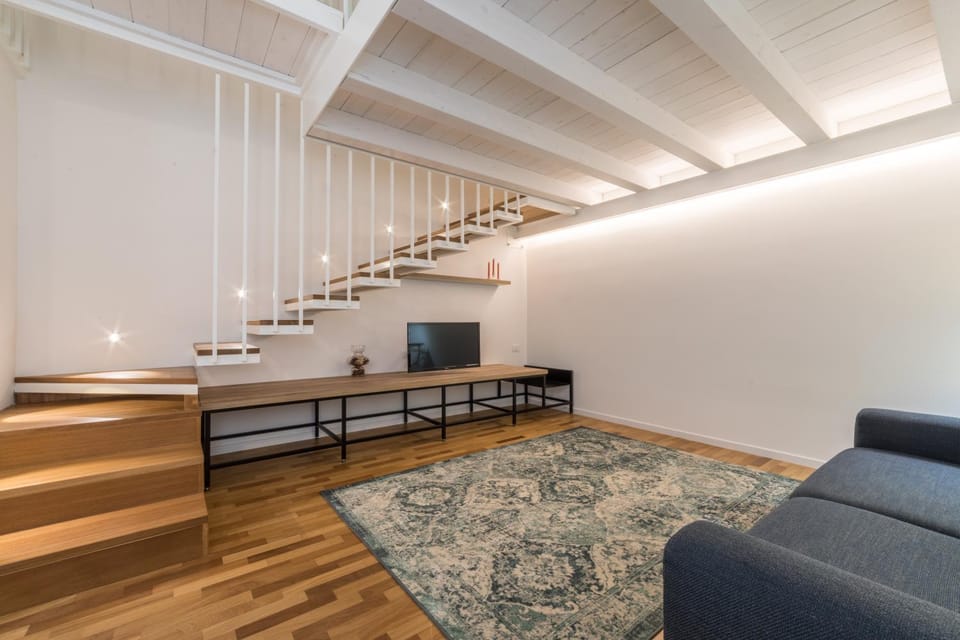 Communal lounge/ TV room, TV and multimedia, Living room, Lounge or bar, Seating area