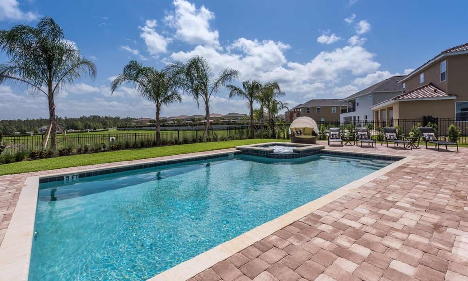 Spacious 11 Bdrm Villa with Home Theater at Encore House in Four Corners