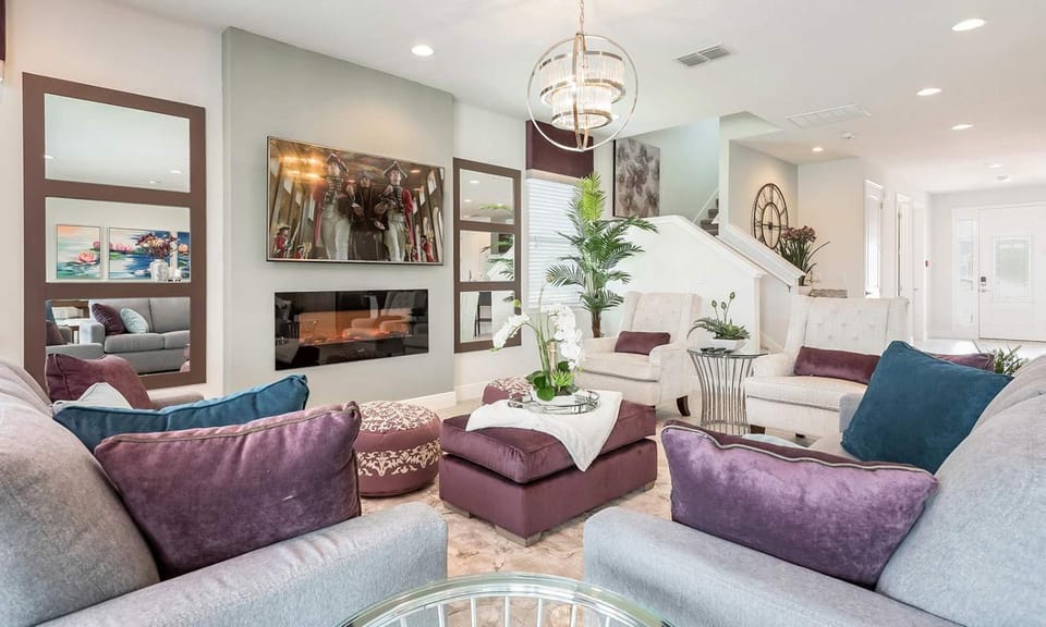 Spacious 11 Bdrm Villa with Home Theater at Encore House in Four Corners