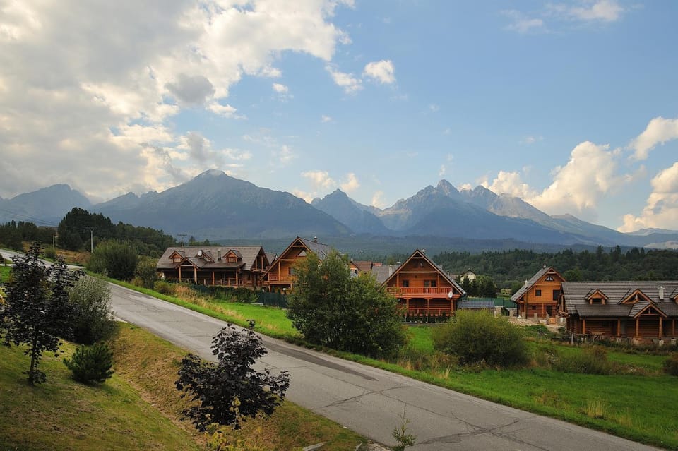 Neighbourhood, Natural landscape, Hiking, Mountain view