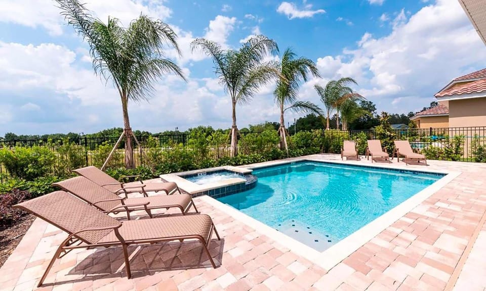Spacious 10 Bdrm House with Private Pool and Spa at Encore House in Four Corners