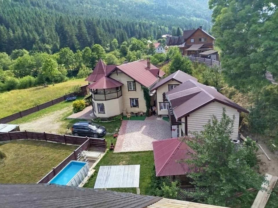 Гостинний двір у Ангеліни House in Ukraine