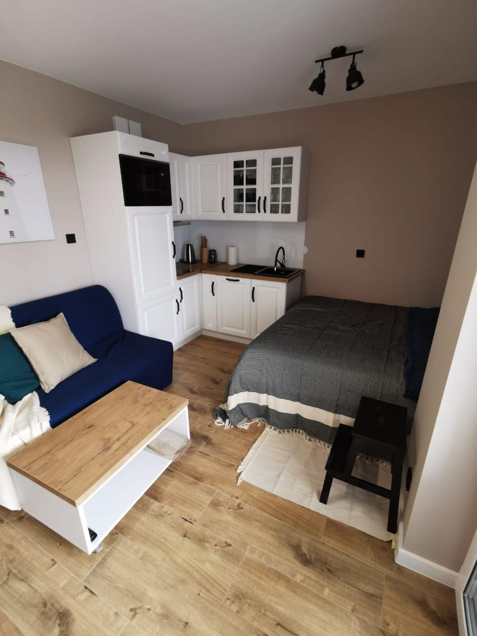 Kitchen or kitchenette, Living room