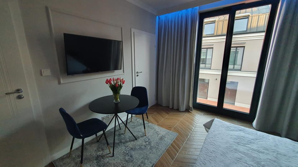 Living room, Photo of the whole room, Seating area, Bedroom