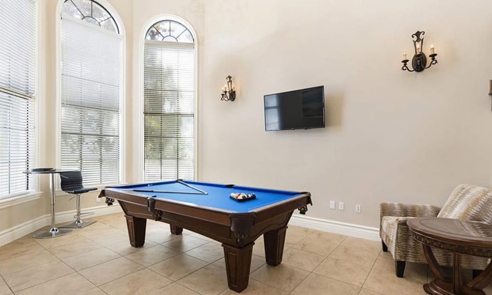 Wonderful 6 Bdrm Home with Private Pool at Reunion House in Four Corners