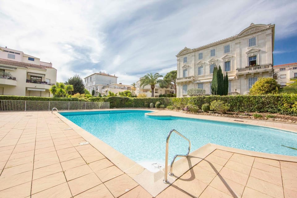 Property building, Pool view