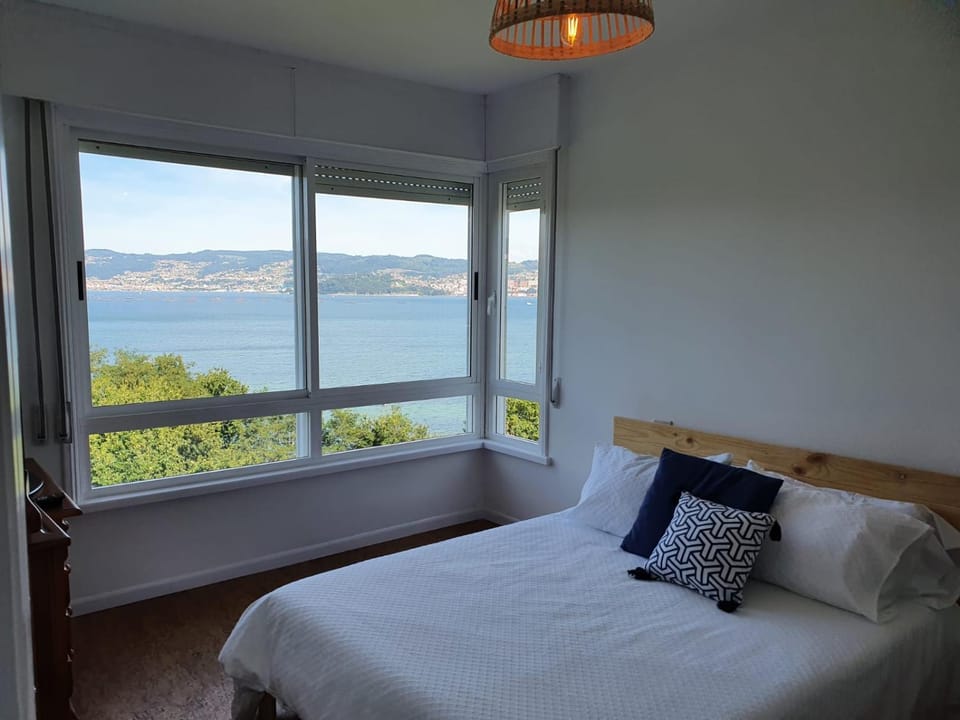 Bed, Photo of the whole room, Bedroom, Sea view