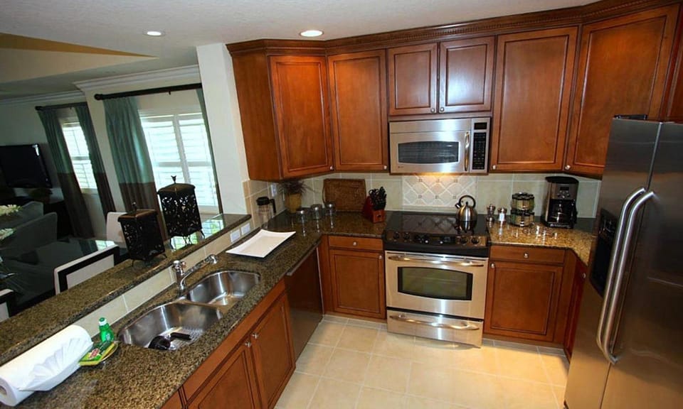 Sun Kissed 3 Bdrm Condo with Balcony Access at Reunion House in Four Corners