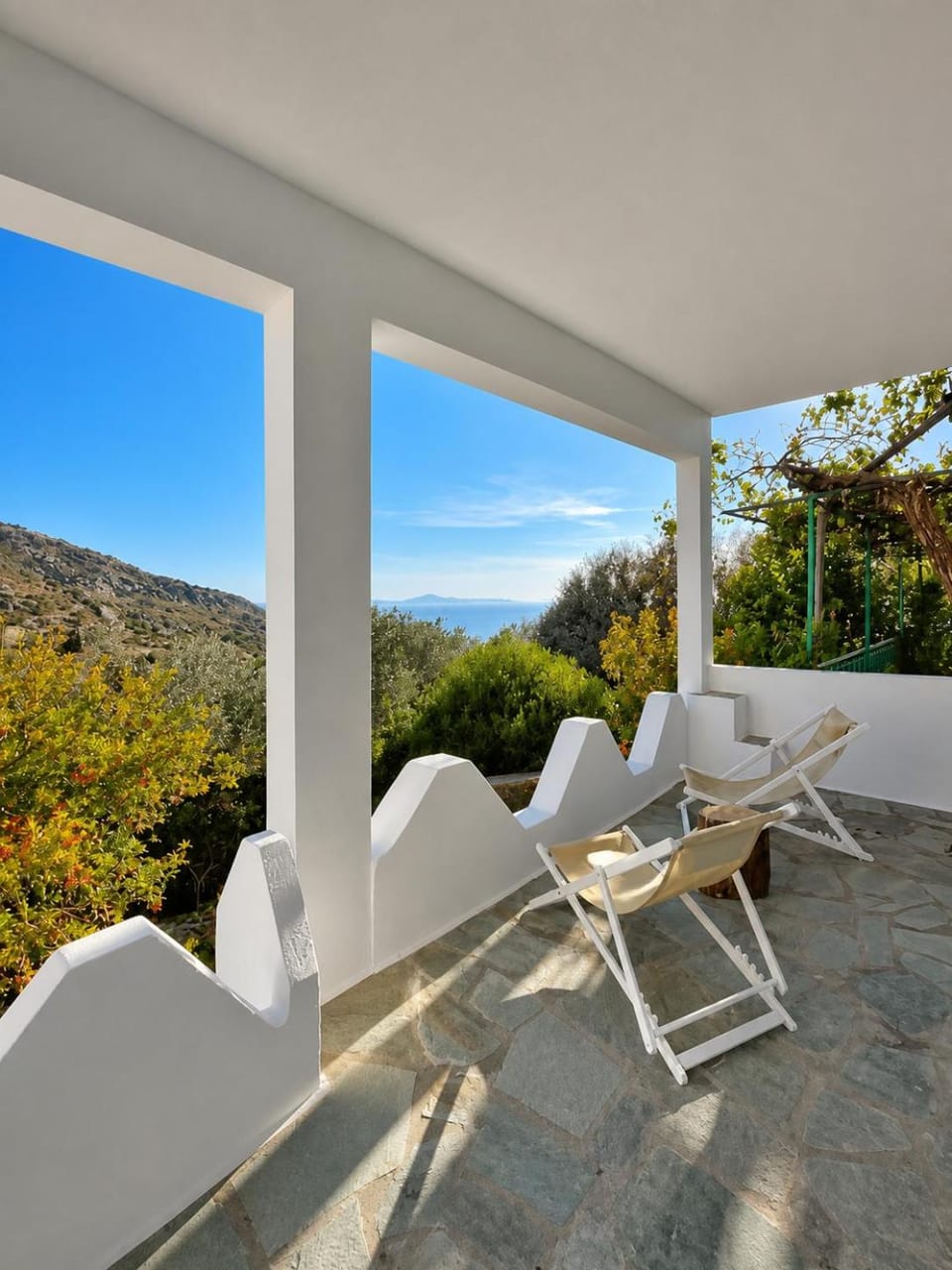 "The Pomegranate House" - Tranquil Retreat House in Decentralized Administration of the Aegean
