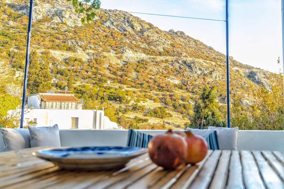 Natural landscape, Dining area, Food, Mountain view