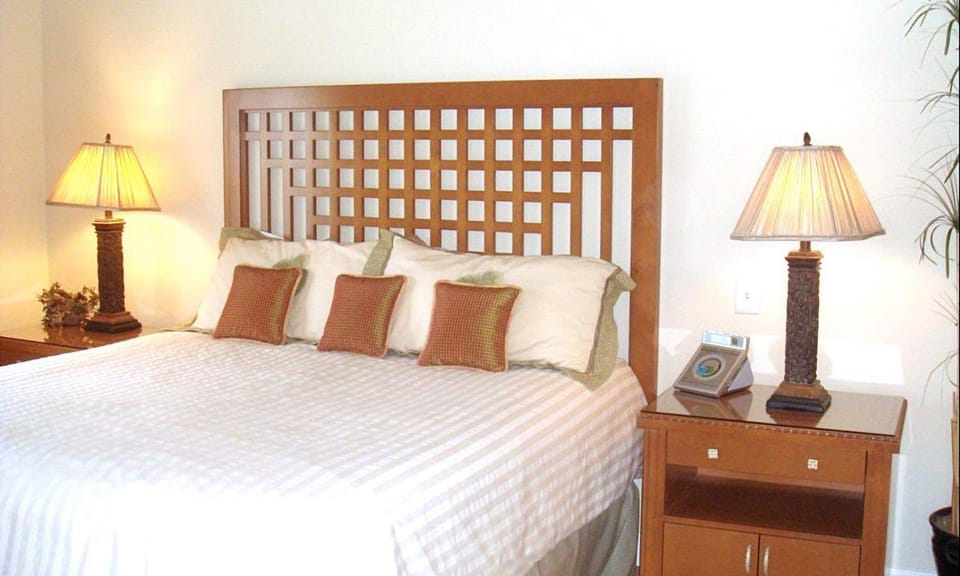 Sunny 3 Bdrm Condo with Golf View Balcony at Reunion House in Four Corners