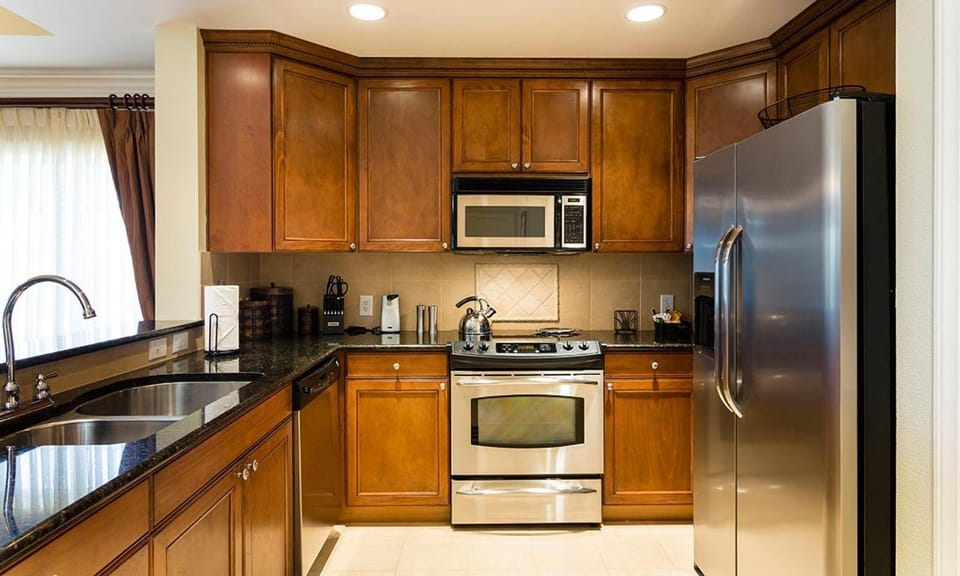 Spacious 3 Bdrm Condo with Balcony and Golf Views at Reunion House in Four Corners