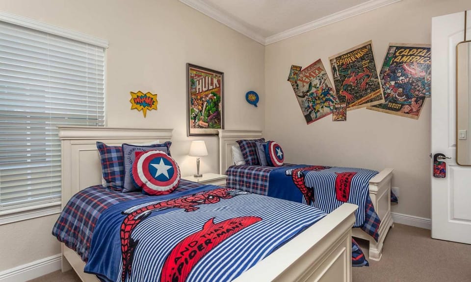 Bright 5 Bdrm Home with Game Room Theater at Reunion House in Four Corners