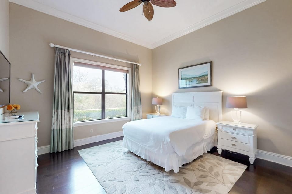 Delightful 6 Bdrm Haven with Theater Room at Reunion House in Four Corners