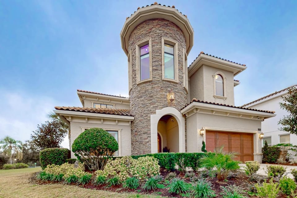 Delightful 6 Bdrm Haven with Theater Room at Reunion House in Four Corners