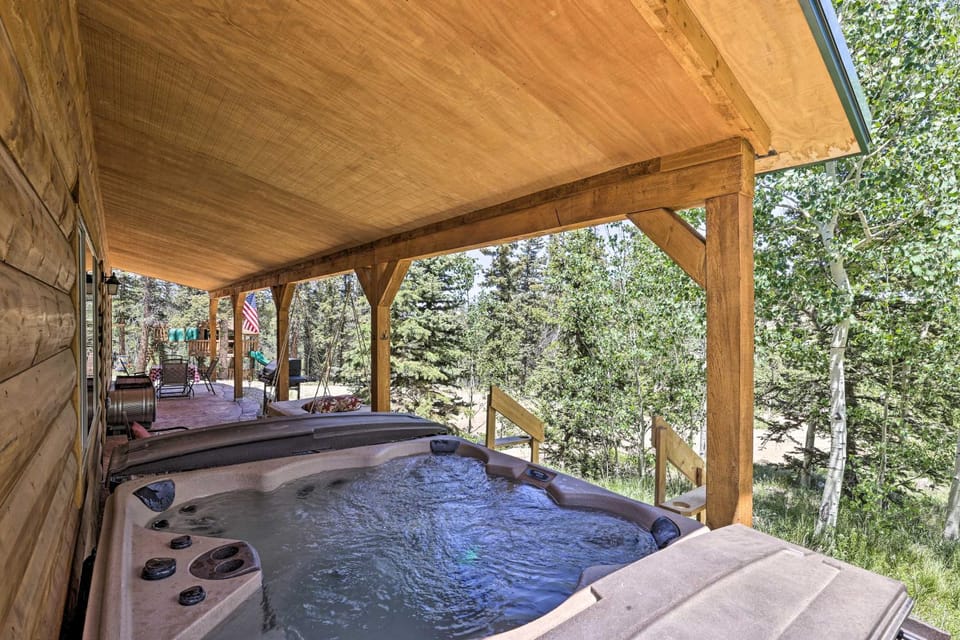 Rocky Mountain Hideaway in Como w/ Hot Tub! House in Park County