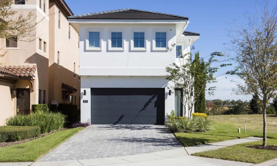 Modern 5 Bdrm Villa with Fun Themed Bedrooms at Reunion House in Four Corners