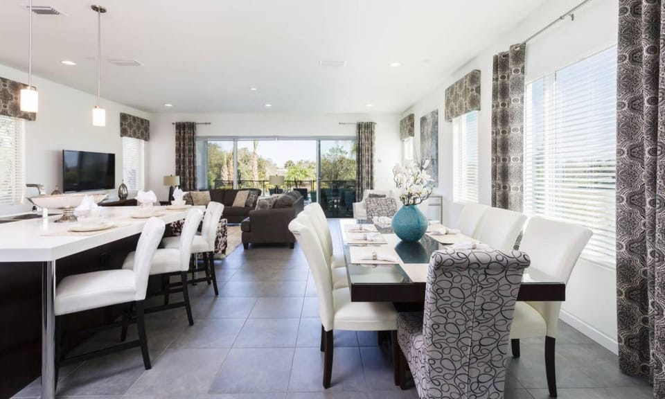 Modern 5 Bdrm Villa with Fun Themed Bedrooms at Reunion House in Four Corners