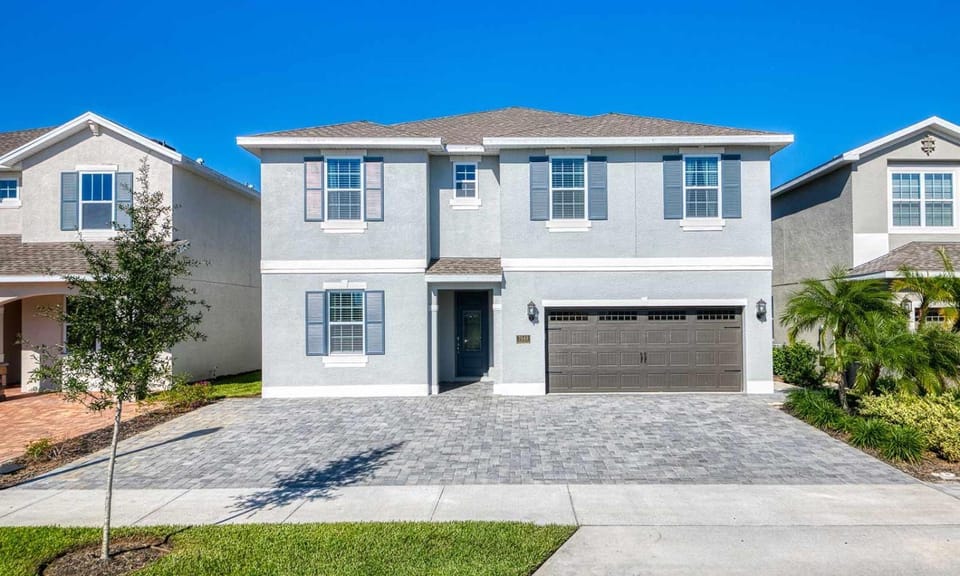 Colorful 8 Bdrm Villa with Theater at Encore House in Four Corners