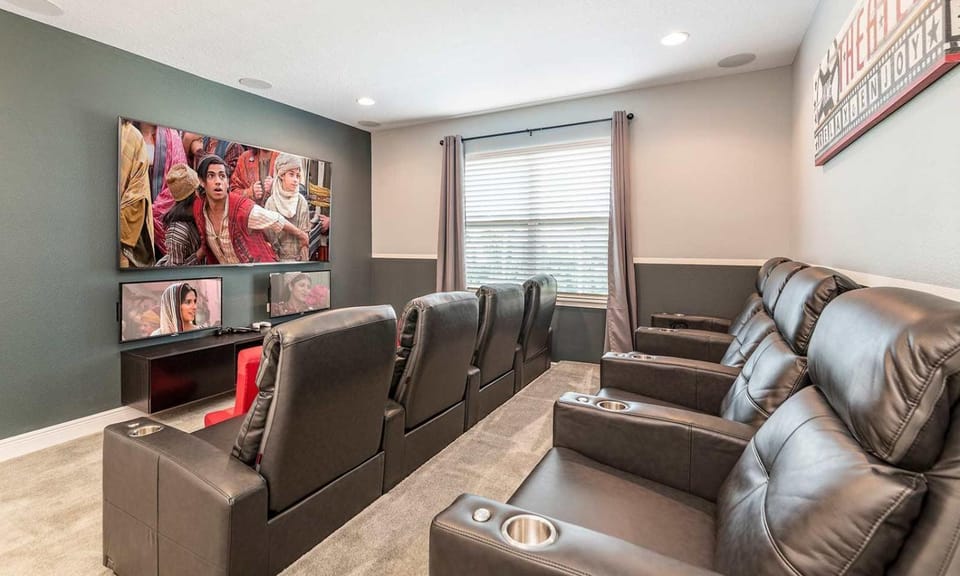 Colorful 8 Bdrm Villa with Theater at Encore House in Four Corners