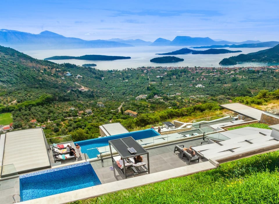 Mountain view, Pool view, Swimming pool