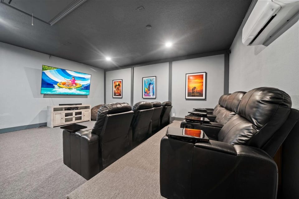 Polished 5 Bdrm Villa with Home Theater at Reunion House in Osceola County