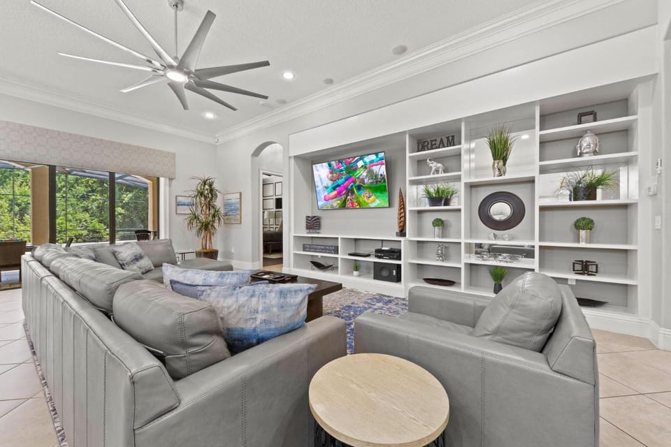Deluxe 6 Bdrm Villa with Guest Suite at Reunion House in Four Corners