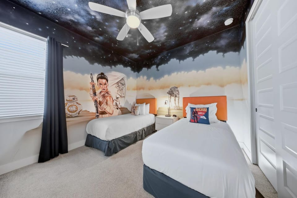 Serene Vibrant 4 Bdrm Villa with Games Room at Encore House in Bay Lake