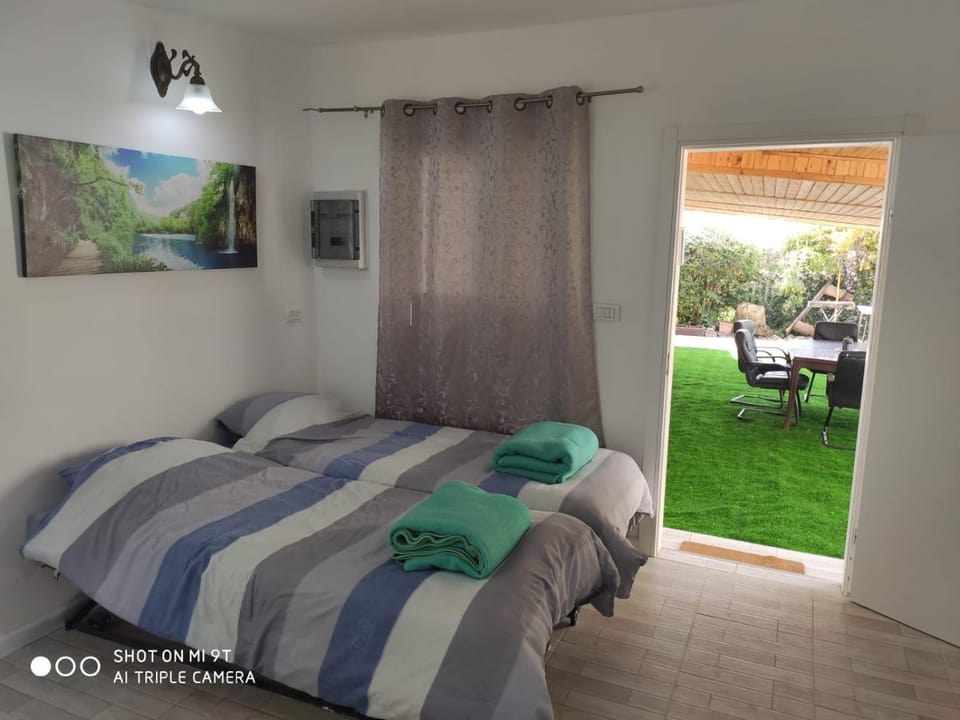 גני התניא Apartment in North District