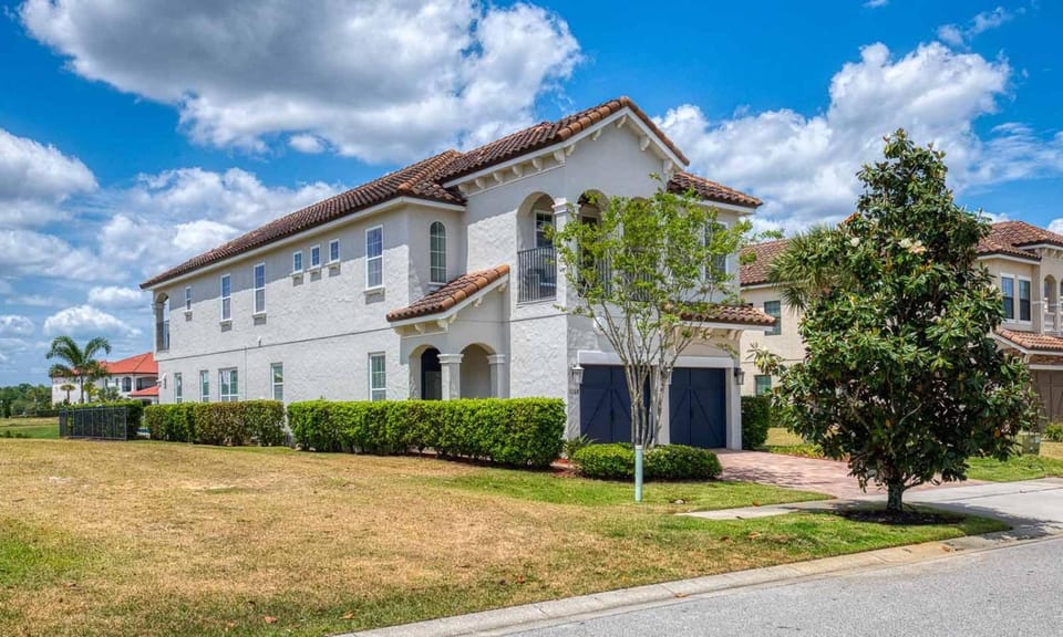 Graceful 6 Bdrm Villa with Captivating Views at Reunion House in Four Corners