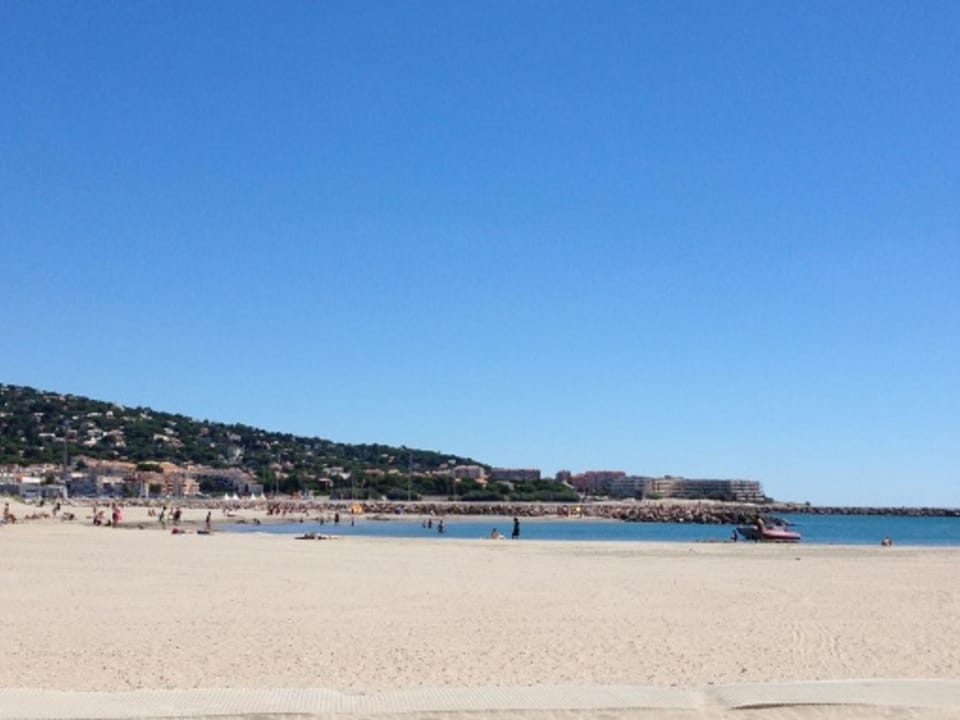 Charmant 2 pièces avec parking, tennis et loggia à 300m de la plage - FR-1-338-431 Apartment in Occitanie