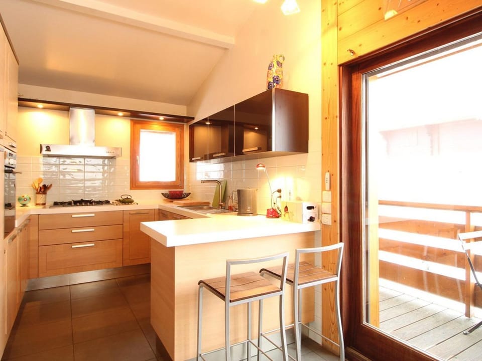 Chalet 8 pers, 3 ch + mezzanine, au pied des pistes, WIFI, PARKING - FR-1-572-33 Chalet in Arâches-la-Frasse