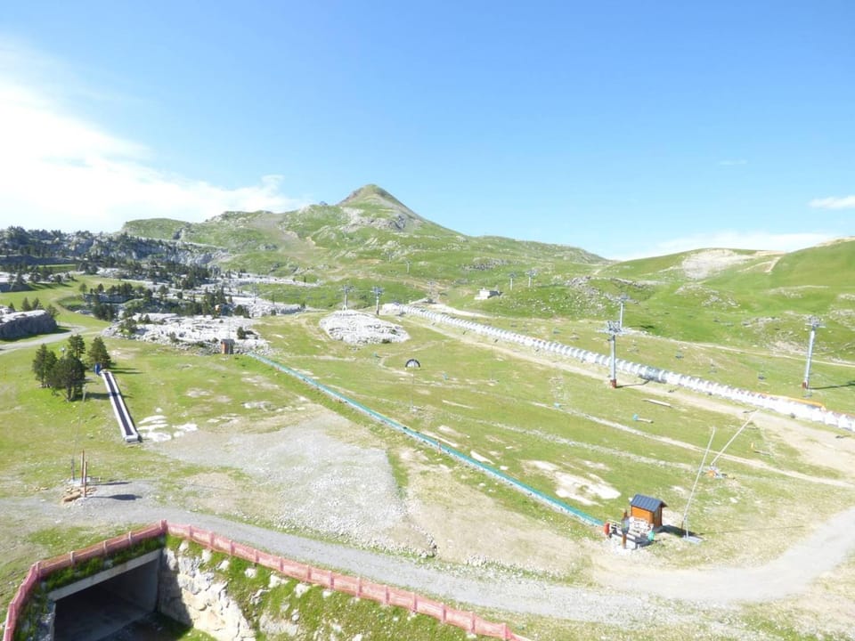 Appartement 6 pers, accès direct pistes, balcon, ascenseur - FR-1-602-83 Apartment in Navarre