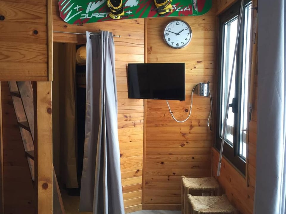 Studio pour 4 personnes avec ascenseur, parking gratuit et accès direct aux pistes - FR-1-602-82 Apartment in Navarre