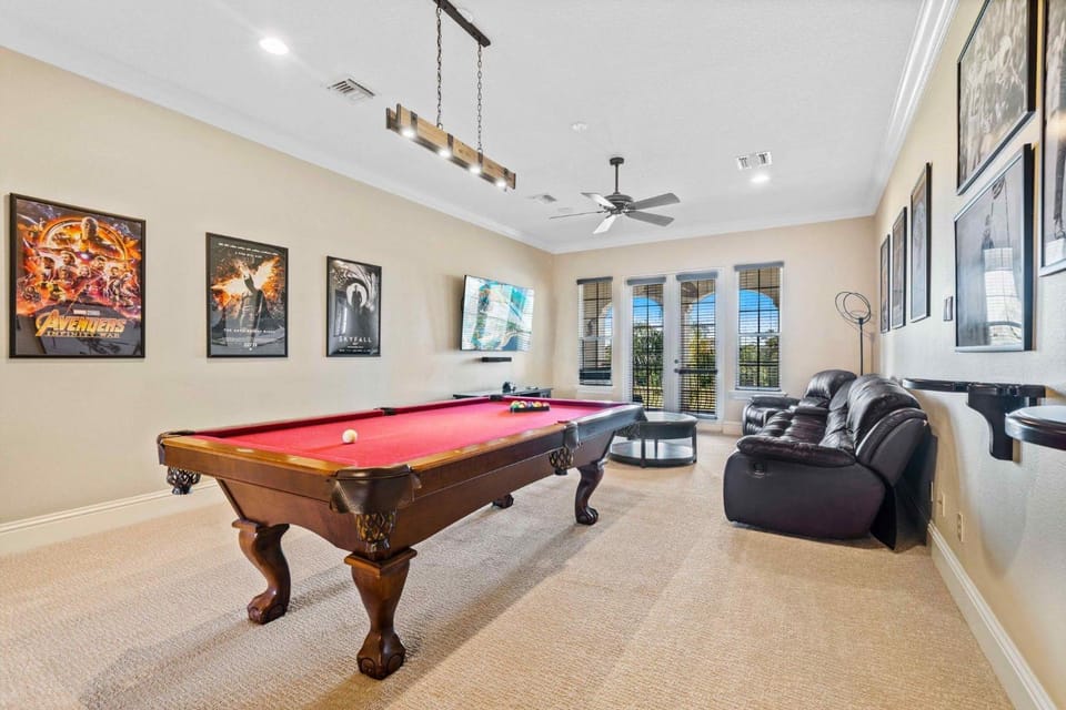 Classic 6 Bdrm Retreat with Private Pool at Reunion House in Four Corners