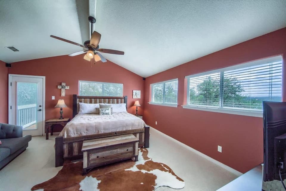 CL 1105B Tranquility by the Shore House in Canyon Lake