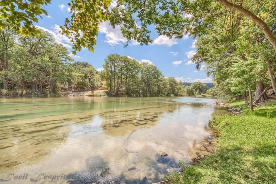 RR 1324 Guadalupe River Retreat House in Seguin