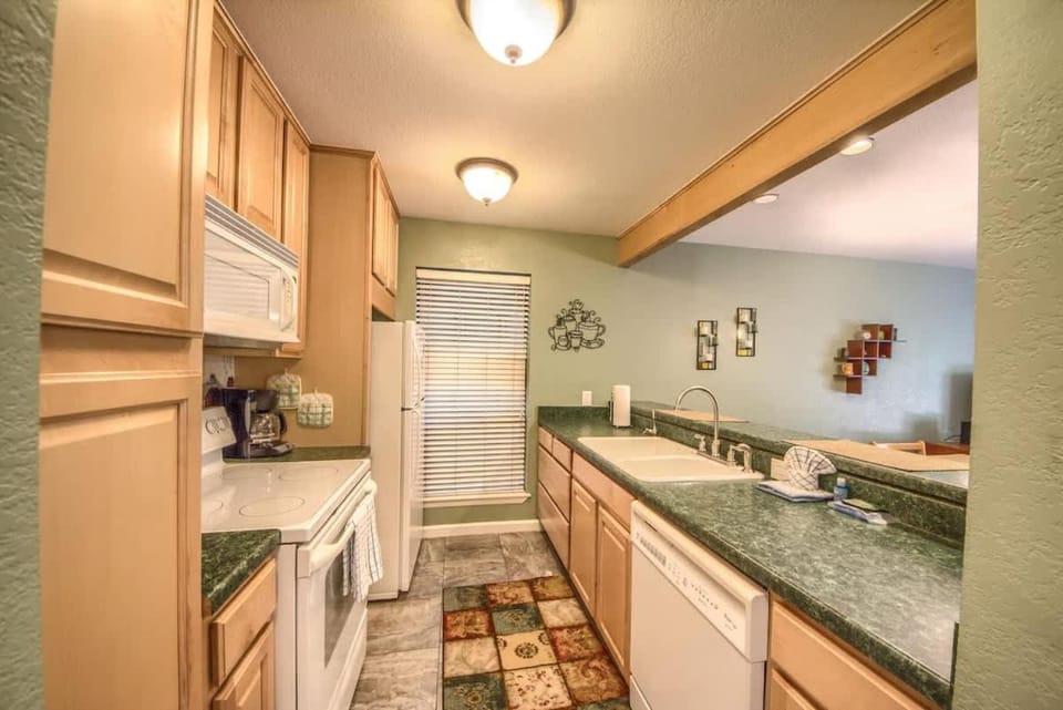 TBM 406 Deer Haven House in New Braunfels