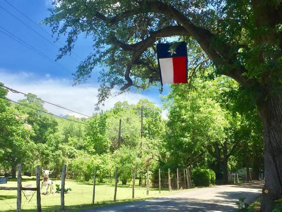 RR 9084BC Bluebonnet Cabin Cabin in Canyon Lake
