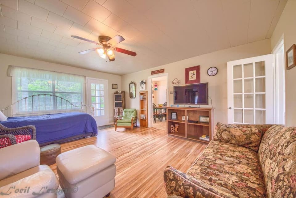 RR 9084BC Bluebonnet Cabin Cabin in Canyon Lake